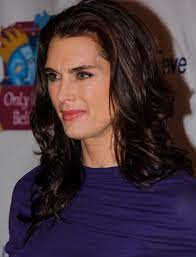 Découvrez les 6 épisodes de la saison 2 de la série la vengeance aux yeux clairs. Brooke Shields Wikipedia
