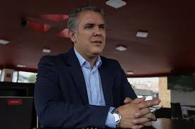Iván duque márquez, nace el 1 de agosto de 1976 en bogotá, colombia. Yo Mas Que Un Pollo Soy Un Gallo Joven Ivan Duque El Universal Cartagena