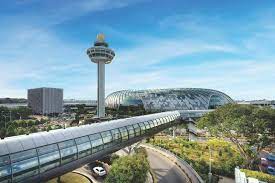 Changi airport is renowned as the world's best airport, handling over 54 million passengers a year. Mu8zdogzk0hgem
