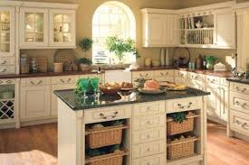 In primo luogo perché l'effetto consumato e vissuto si può appositamente ricreare, ottenendo arredi perfettamente armonici tra loro. Arredare Una Cucina In Stile Shabby Chic