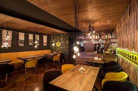 Păi ce viață de român e aia fără haz de necaz. 10 Restaurante Din Brasov Pe Care Nu Trebuie Sa Le Ratezi Restograf Ro
