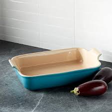 Le creuset cast iron shallow casserole 30 le creuset casserole has been loved by cooks across the world for nearly a century. Le Creuset Rectangular Baking Dish Reviews Crate And Barrel
