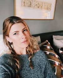 Emily Bigham's Instagram, Twitter & Facebook