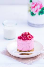 Bavarois Glace Aux Framboises Dacquoise Au The Matcha Dessert Desserts Francais Desserts Sucres