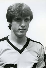 50 ans de Pro League (2/11) : Happel de secours ; deux Goethals sinon rien  ; le voleur de buts…