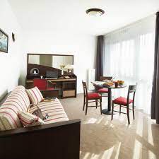 Located in nice, appart'city nice acropolis is a residence just 15 minutes' walk from the old town and 20 minutes' walk from promenade des anglais. Residence Appart City Nice Acropolis Unterkunft Ferienwohnungen Klassifizierungen Fur Ferienanlagen 3 Sterne Nice Cote D Azur