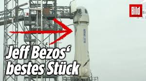 Laut eines berichts von business insider ist das der erste bemannte flug des von bezos gegründeten. Jeff Bezos Blue Origin Rakete Sieht Aus Wie Ein Youtube