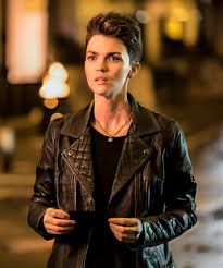 We consider any batwoman episode aired within the past two weeks & a month for season finales spoilers, including other arrowverse shows. Why Batman Isn T On The Cw Ruby Rose Batwoman Series
