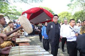 Ketua pengarah jabatan penjara, datuk seri zulkifli omar menjelaskan, keputusan untuk tidak memberi kebenaran itu bukan keputusan menteri dalam negeri. Twitter à¤ªà¤° Kemendagri Menteri Dalam Negeri Mendagri Tjahjo Kumolo Saat Menghadiri Puncak Acara Peringatan Hari Anti Narkotika Internasional Hani 2018 Di Balai Besar Rehabilitasi Bnn Lido Bogor Jawa Barat Kamis 12 7 2018 Stopnarkoba