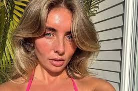 British OF girl says she's 'getting rich sleeping with 50 freshers a day'  at unis around the UK 🤔😳