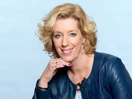 In plaats van in den haag nu de #troonrede luisteren op kantoor. Liane Den Haan Dubai Khalifa