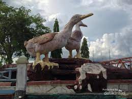 Check spelling or type a new query. Monumen Bebek Alabio Tugu Istimewa Di Kota Amuntai