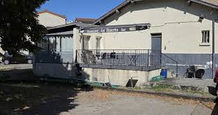Photo Chasse-sur-Rhône. La mairie rachète le bar-PMU Le Bizertin