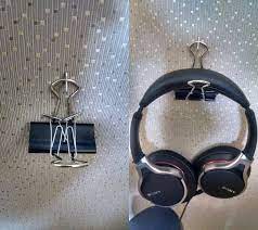 This Diy Headphone Holder Is Easy To Make Built From Reclaimed Wood Diy Headphone Stand Diy Headphones Headphone Stands