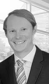 Laura Aune's Instagram, Twitter & Facebook