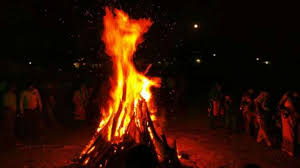 Holika dahan, or burning of demon holika, is an important event during holi festival. X6a4ea4ri8jjum