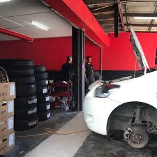 ˈkuˈala ˈtəˈrəŋˈganu), often abbreviated as k.t., is a city, the administrative capital, royal capital and the main economic centre of terengganu, malaysia. Tfz Kedai Tayar 934 B Jln Kuala Berang