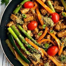 One Pan Quorn Chicken With Vegetables Recipe Quorn Recipes Vegetarian Recipes Healthy Quorn