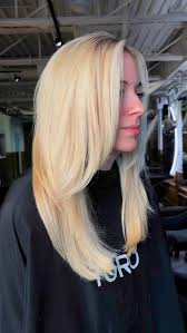 Butter blonde to warm up your day 💛