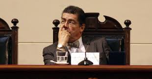 Luis Riveros: "Esto de la 'universidad para todos' es poco convincente"