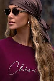 ✨ N•E•W ✨ Świetny model spodni dostępni od piątku w 5 kolorach beżowy,  czarny, granat, czerwony, brązowy ✨ Polski produkt ❤️ jakość premium 🫶🏻 ✨  Rozmiary 36-42 cena 149 zł ✨ Zapraszamy do Emmily ✨