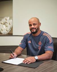 Vincent Kompany extends with Bayern until 2029! ✍️ Congrats, captain! 🩵