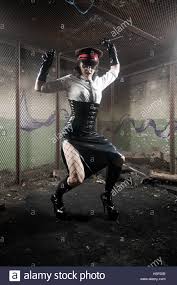 New stuff in open beta! Burlesque Interpret Als Domina Zeichen In Einem Kafig Dungeon Stil Lage Stockfotografie Alamy