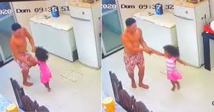 Смотрите видео menina dancando 13 años. Video Mae Deixa Filha De 4 Anos Com O Tio E Ao Olhar As Cameras Da Casa Tem A Melhor Surpresa Razoes Para Acreditar