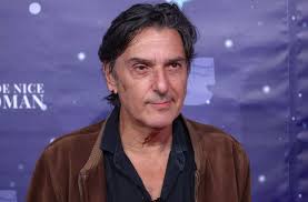 Yvan Attal, un antigalán de lujo