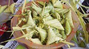 Ketupat pulut biasa yang dibalut dengan daun palas; Resepi Ketupat Palas Mudah Dan Senang Ayue Idris