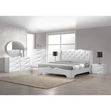 What type of bedroom set is best for my style? Best Master Furniture Madrid 5 Pcs Bedroom Set Cal King Walmart Com Walmart Com