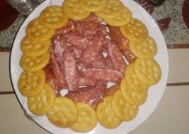 This homemade salami recipe advanced to the top of the meat madness grill competition. Step By Step Guide To Prepare Super Quick Homemade Smoked Salami Cream Cheese Crackers Moms Recipes