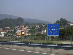 Se o seu desejo é conhecer o sul de portugal e espanha, comece a sua viagem com pelo menos dois dias em lisboa. Datei Tui E Valenca Do Minho Fronteira Espanha Portugal Jpg Wikipedia