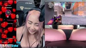 Honeylemonlena cumming when playing valorant