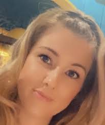 Lisa Hersey's Instagram, Twitter & Facebook