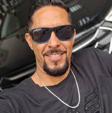 VaiBrasil: Pintura 3D no Capão Os artistas Dicesarlove e Mc Young Sparta  com ajuda de crianças locais fizeram um belíssimo desenho em 3D no asfalto  da rua Flávio Seabra Píres de Campos -