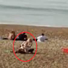 EXPLICIT CONTENT: Brits bonk outside during bank holiday summer break -  Daily Star