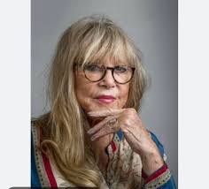 Jennifer Perot's Instagram, Twitter & Facebook