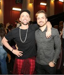 Paulo gustavo com os filhos pequenos, os gêmeos romeu e gael (reprodução/instagram). Paulo Gustavo E Thales Bretas Mostram Filhos Gemeos Pela 1Âª Vez Muito Amor Paulinho Gemeos Barriga De Aluguel