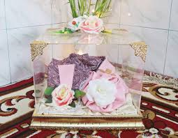 Cara menghias kain berukat untuk hantaran pernikahan #hantaranpernikahan #parselhantaran #caramenghiaskainberukat cara. Cara Membuat Hantaran Pernikahan Gamis