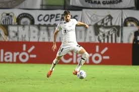 As duas equipes iniciam o duelo se estudando e não se lançando ao o bahia passou a se precaver mais defensivamente, enquanto o dragão melhorou um pouco e obteve mais posse de bola, mas sem ameaçar de forma. Santos Inicia O Brasileirao Visitando O Bahia E Encerra Recebendo O Cuiaba Veja Todos Os Jogos Gazeta Esportiva