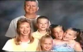 Conjoined twins abby and brittany hensel are born to dad mike and mom patty. Abby And Brittany Hensel Bio Are They Married Or Engaged Here Are Facts