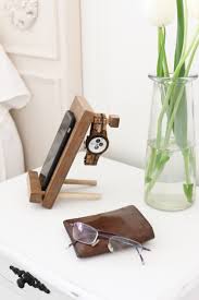 Sperrholzplanken werden über den mallen überlappend verklebt. 1001 Ideen Und Diy Anleitungen Fur Personalisierte Geschenke