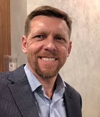 Lisa Postell's Instagram, Twitter & Facebook