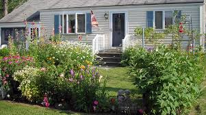 Choose plants with an eye to bloom times. How To Start A Perennial Garden Buffalo Niagaragardening Com