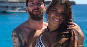 Diversos medios argentinos han destacado que antonella roccuzzo, la mujer de messi, luce un nuevo y romántico tatuaje en el brazo, muy similar al grabado que el cinco veces ganador del. La Historia De Amor Entre Lionel Messi Y Antonella Roccuzzo Deporte Total El Comercio Peru