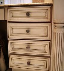 White Chocolate Kitchen Cabinets Off White With Chocolate Glaze Cream Kitchen Cabinets Glazed Kitchen Cabinets Kitchen Cabinets