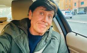 Una triste verità raccontata da gianni morandi ospite in studio nel salotto di silvia toffanin, a verissimo. Conoscete Il Figlio Di Gianni Morandi Non Immaginerete Mai Che Lavoro Fa