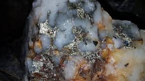 Larger gold pieces will give off a strong signal on a metal detector. Bulk Sampling A High Grade Gold Silver Quartz Vein Found In An Old Quarry Veins Gold Minerals And Gemstones