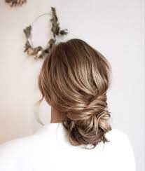 Brautstyling Brautmakeup Brautfrisur In Berlin Gleam Blush Hochzeitstyling Brautfrisur Haar Styling Frisuren Langhaar